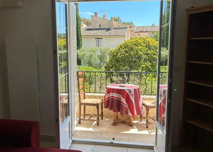 فندق L'arche De بوركيرول