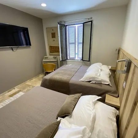 L'arche De מלון פורקרול