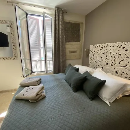 L'arche De * פורקרול