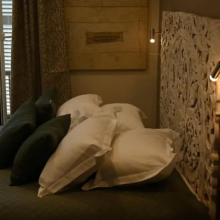 Hotel L'arche De *