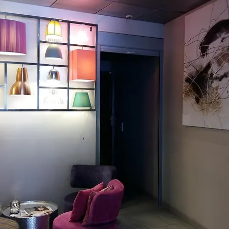 Hotel L'arche De *