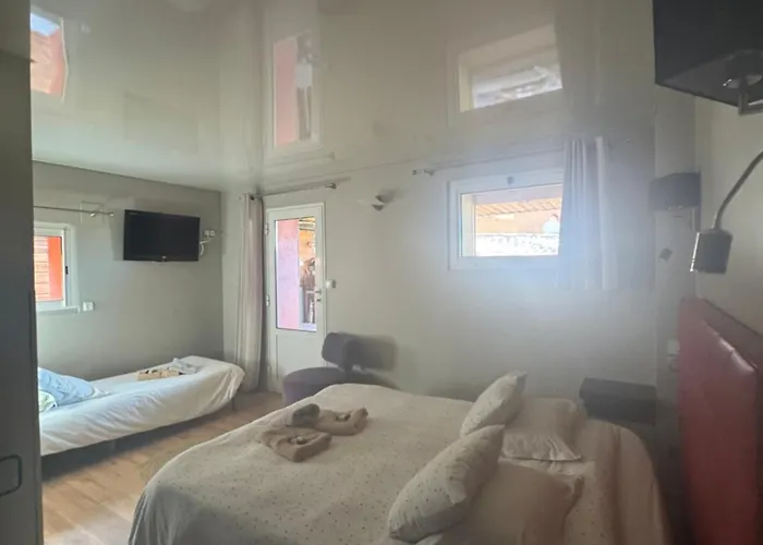 L'arche De *